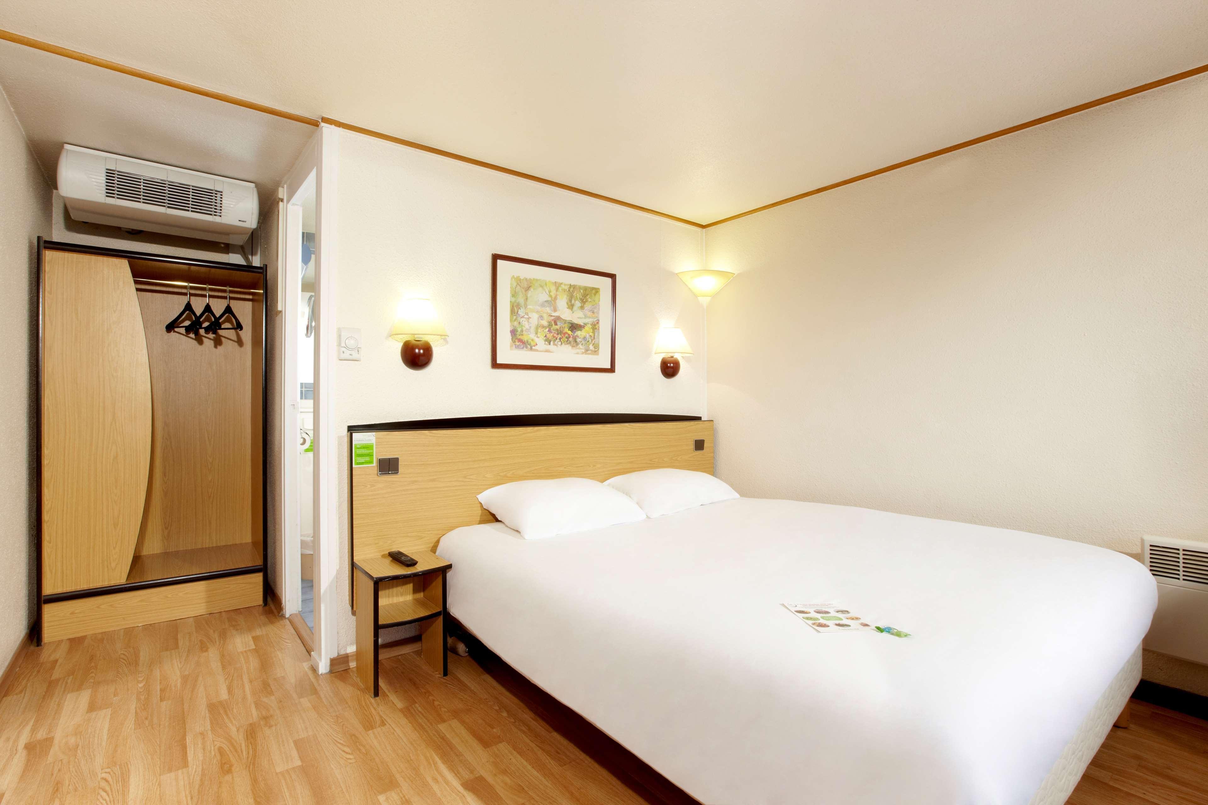 Campanile Mulhouse - Illzach Ile Napoleon Hotel Exterior photo