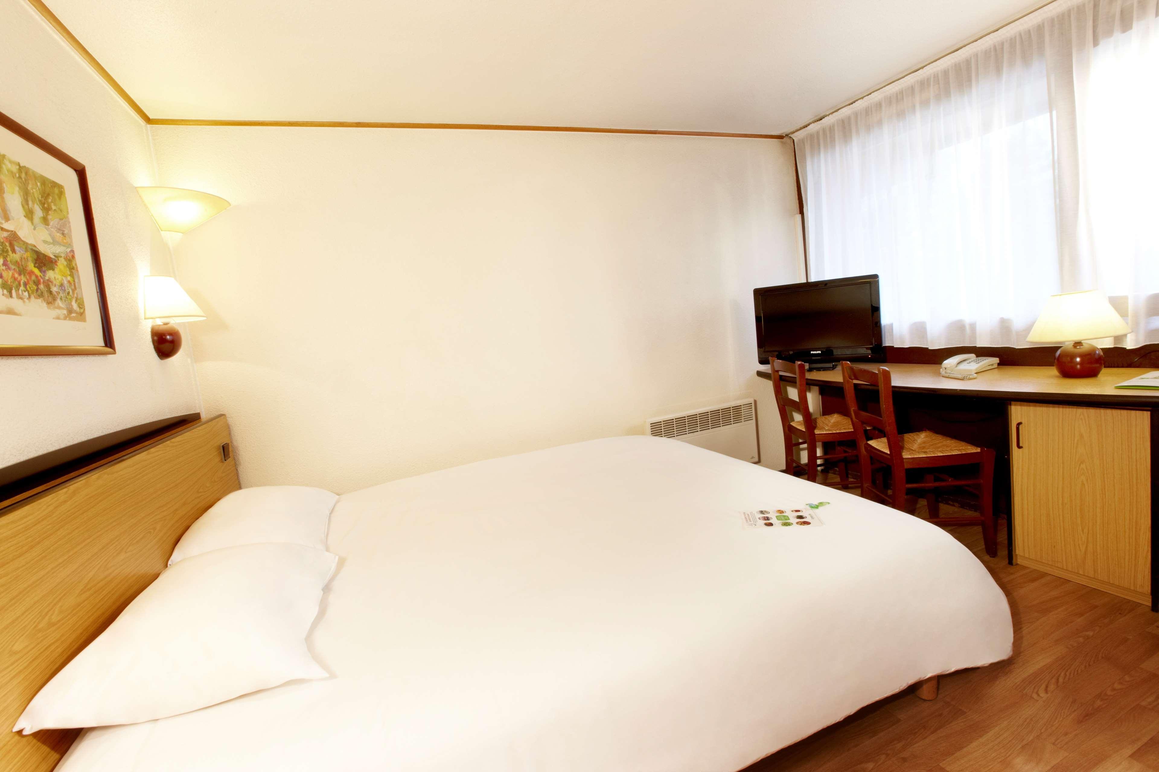 Campanile Mulhouse - Illzach Ile Napoleon Hotel Exterior photo